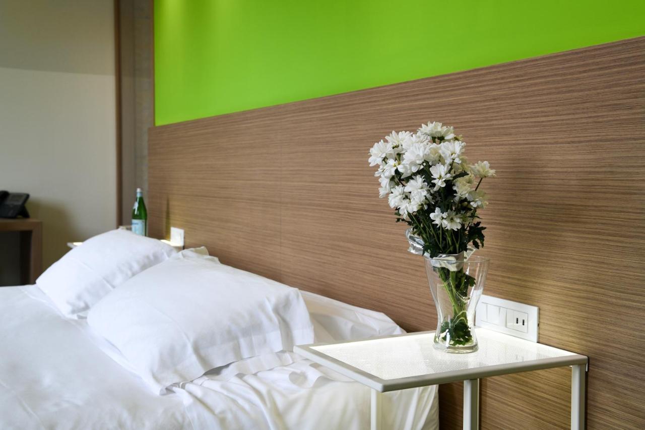 Hotel Marelet Тревильо Екстериор снимка