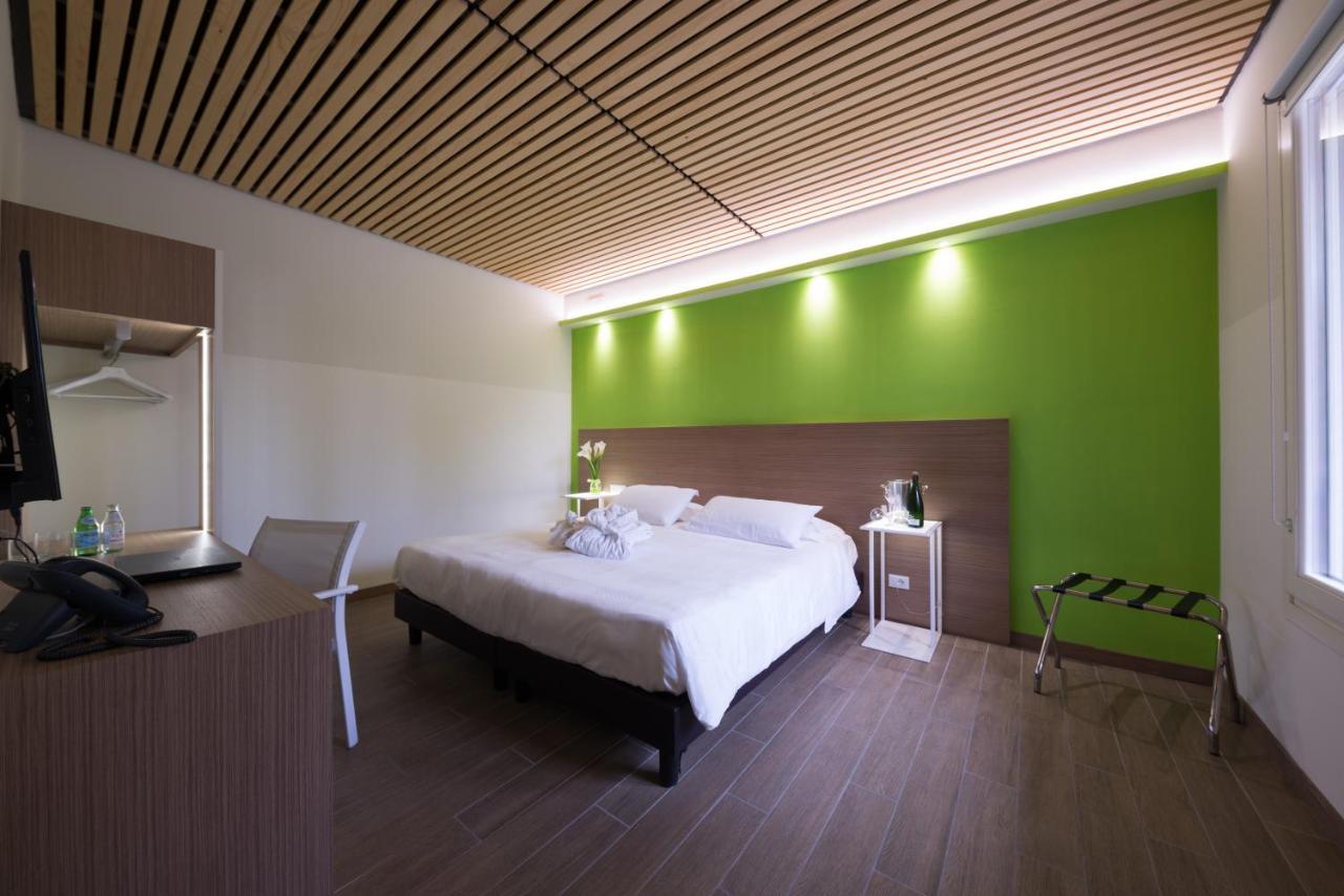 Hotel Marelet Тревильо Екстериор снимка